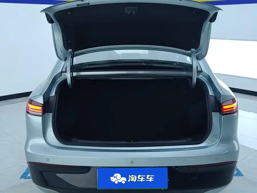 Roewe D6