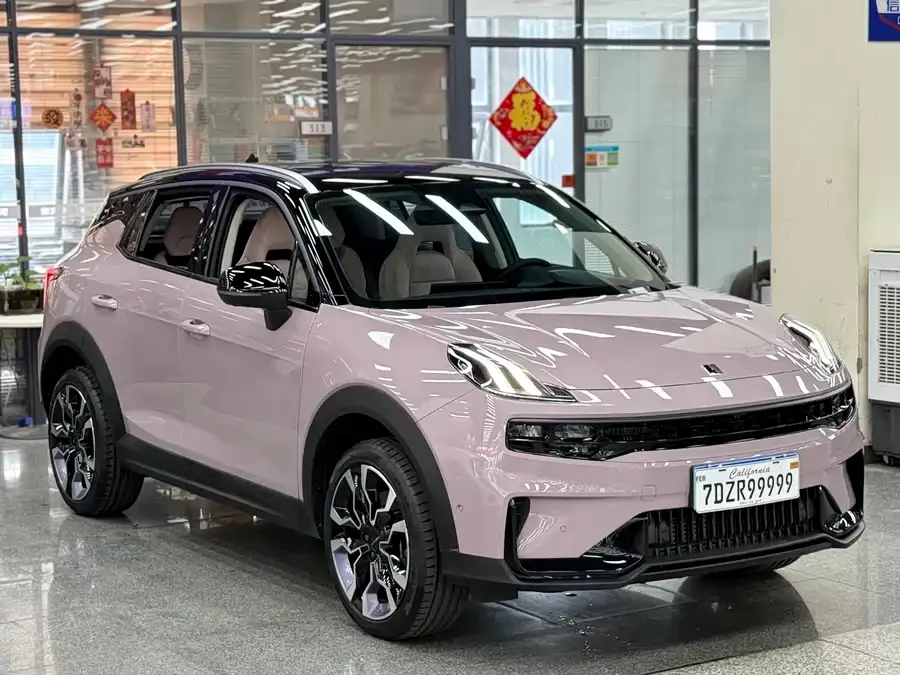 Lynk & Co 06