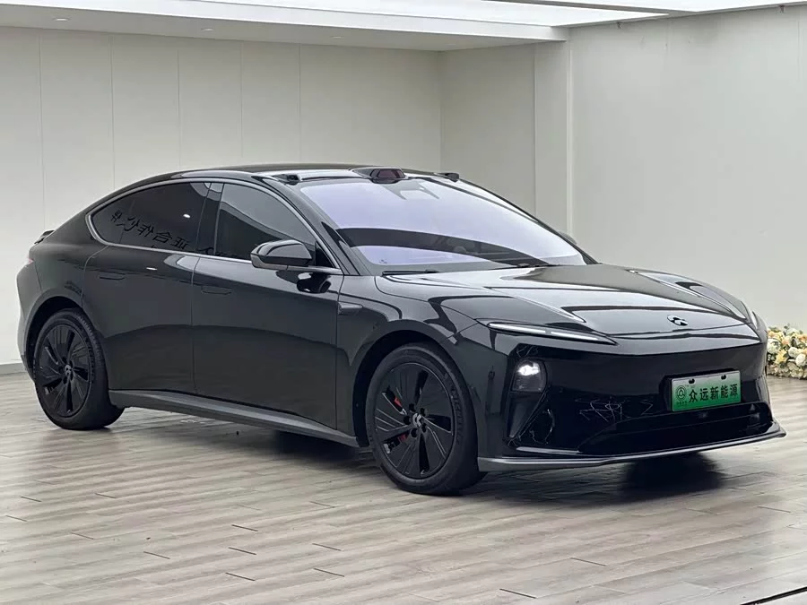 NIO ET5