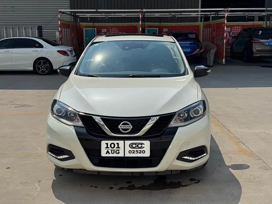 Nissan Tiida