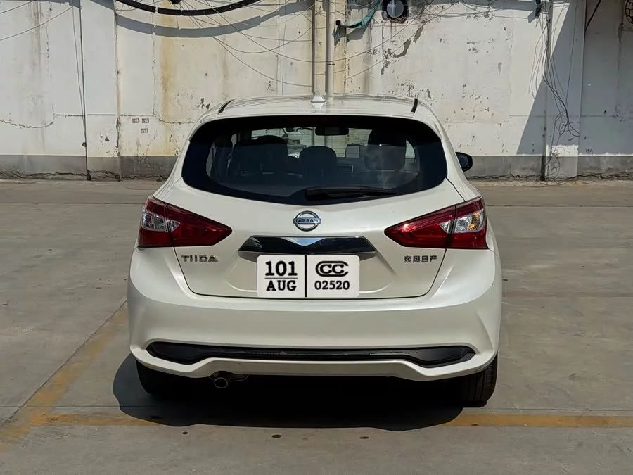 Nissan Tiida