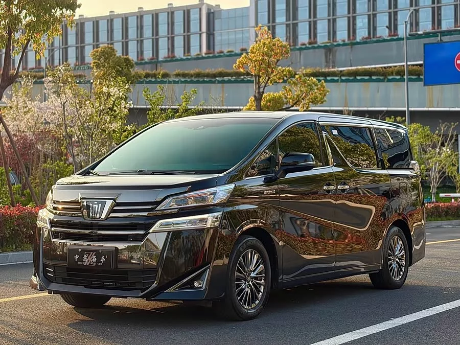 Toyota Crown Vellfire