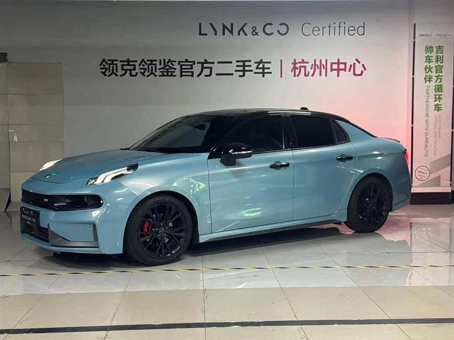 Lynk & Co 03