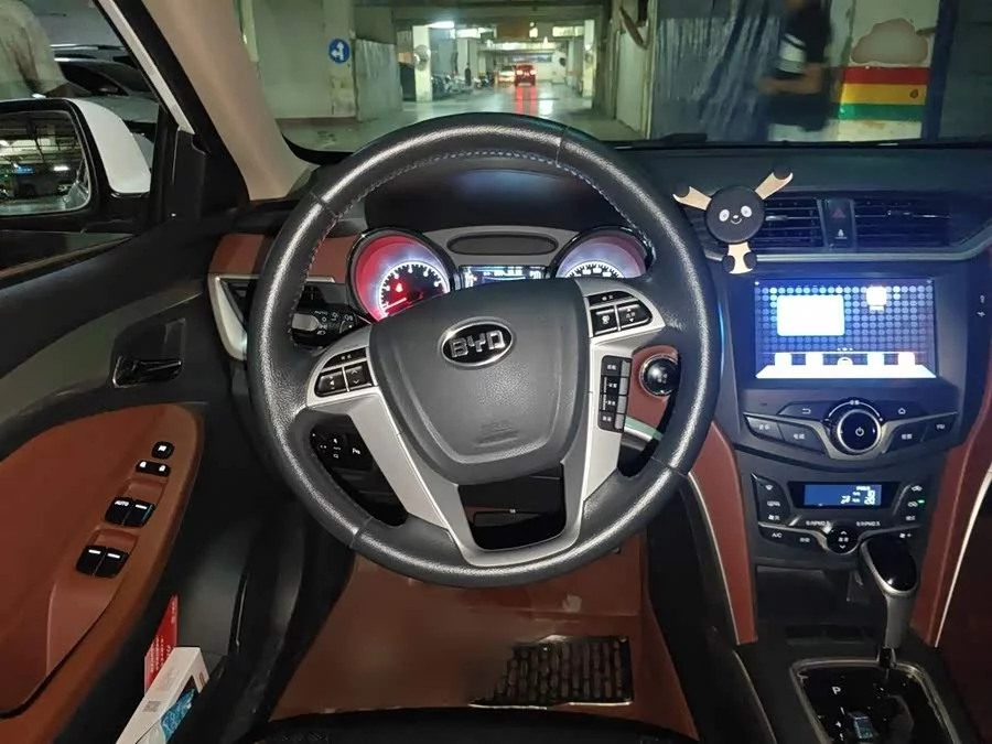 BYD G5