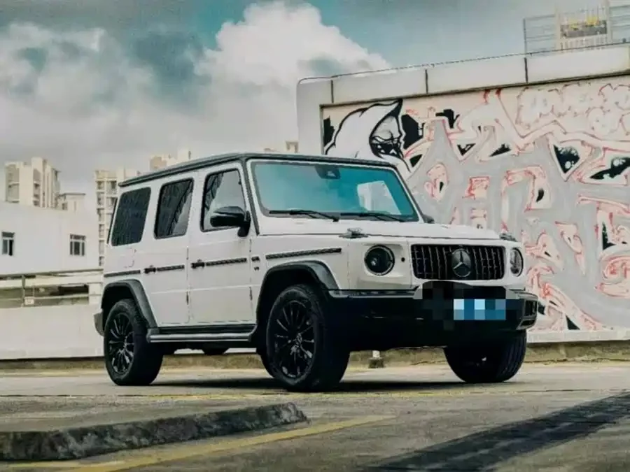 Mercedes Benz G-rated