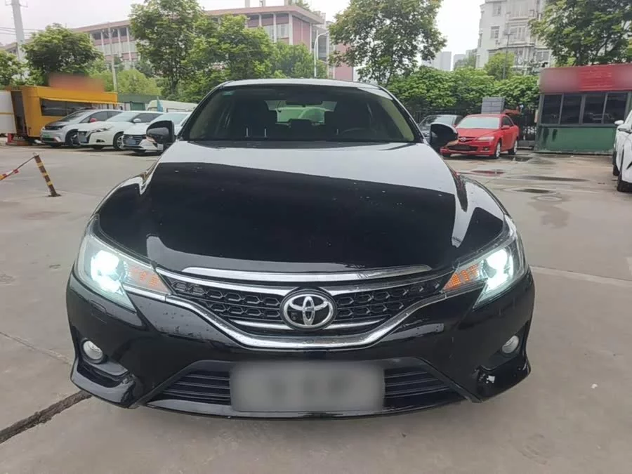 Toyota Reiz