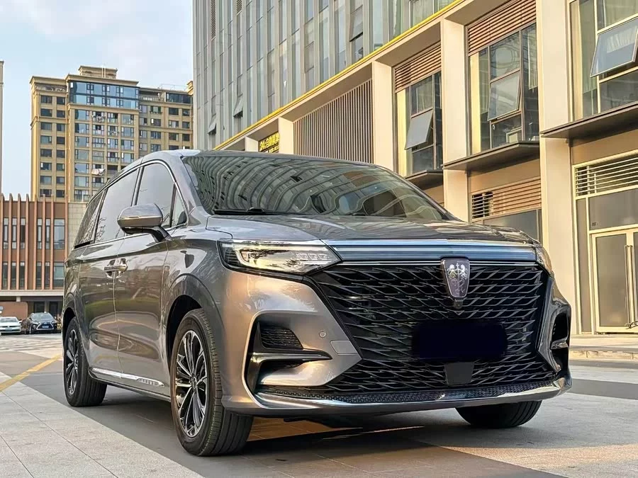 Roewe iMAX8
