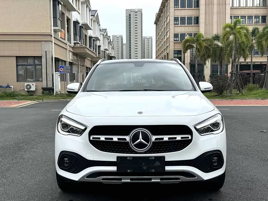 Mercedes Benz GLA