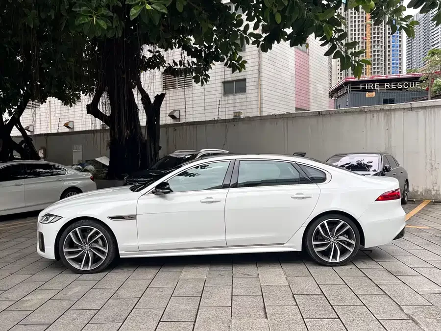 Jaguar XFL