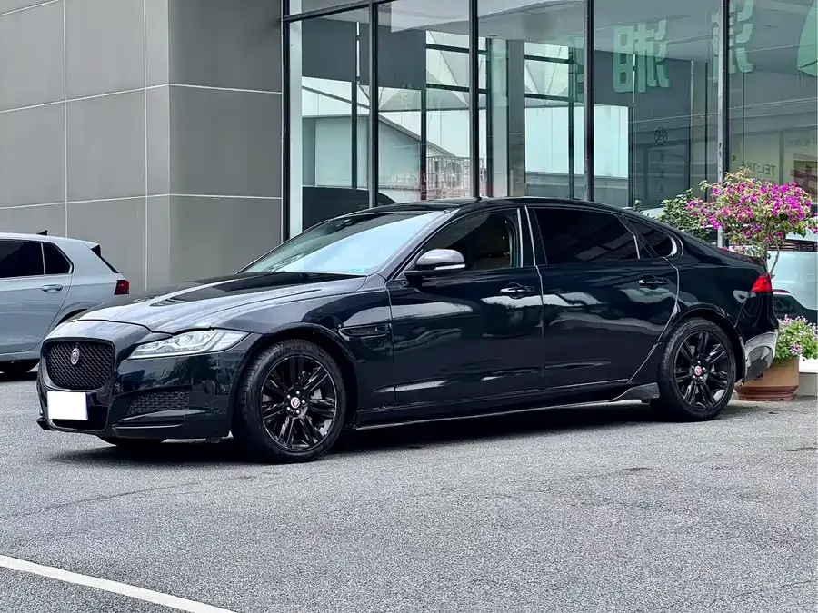 Jaguar XFL