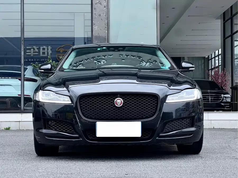 Jaguar XFL