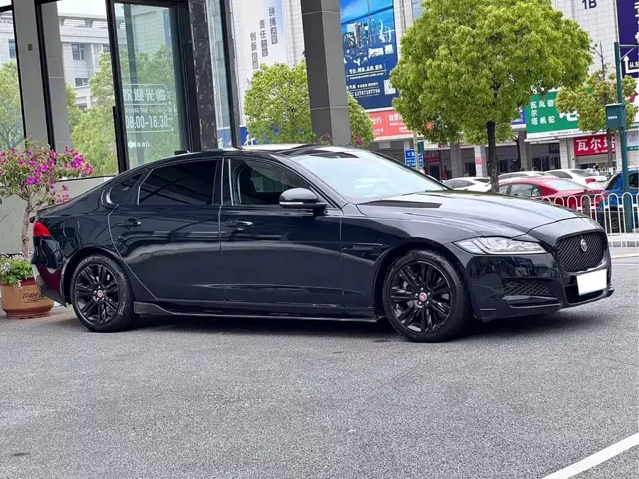 Jaguar XFL