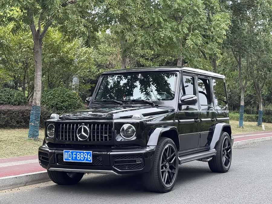 Mercedes Benz G-rated