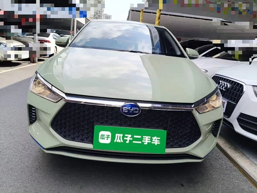 BYD e2