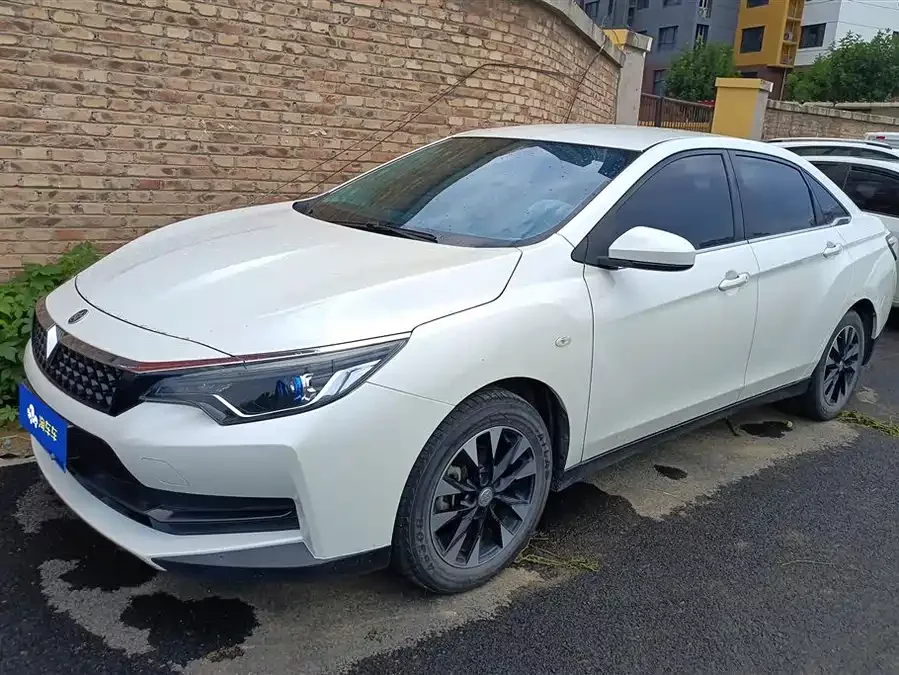 Venucia D60