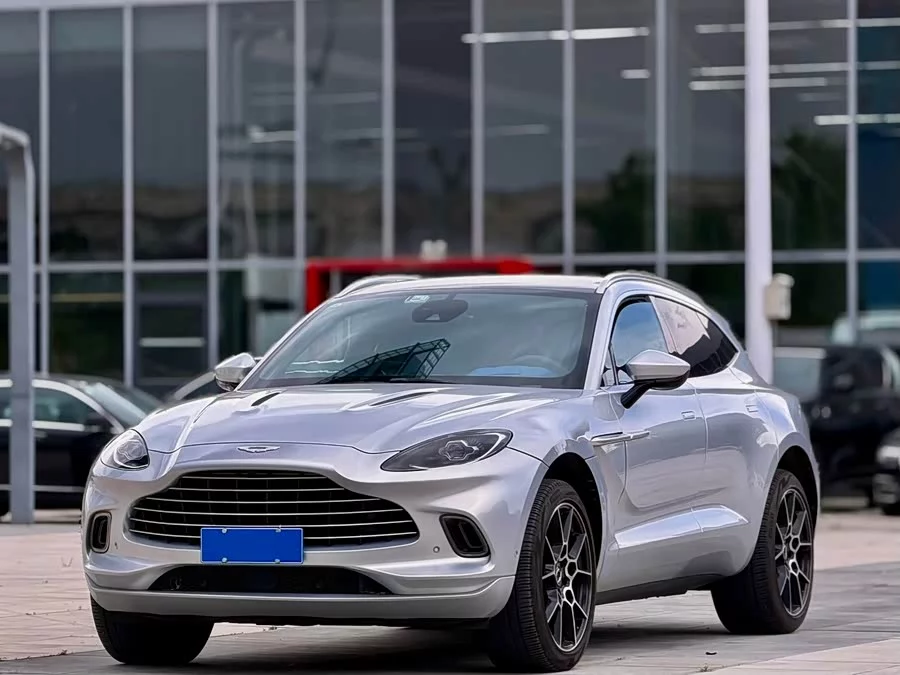Aston Martin DBX