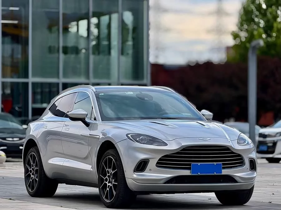 Aston Martin DBX