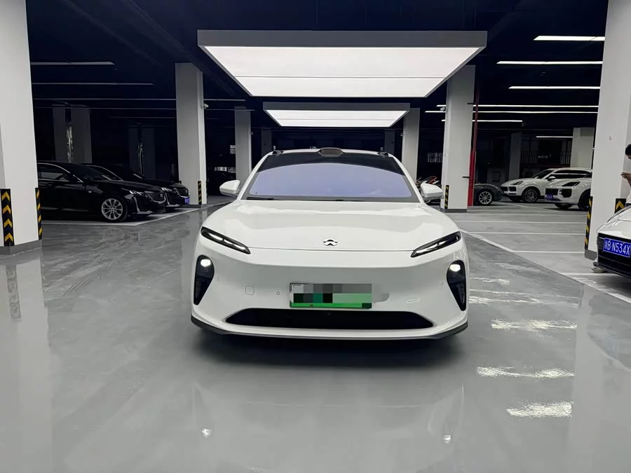 NIO ET5