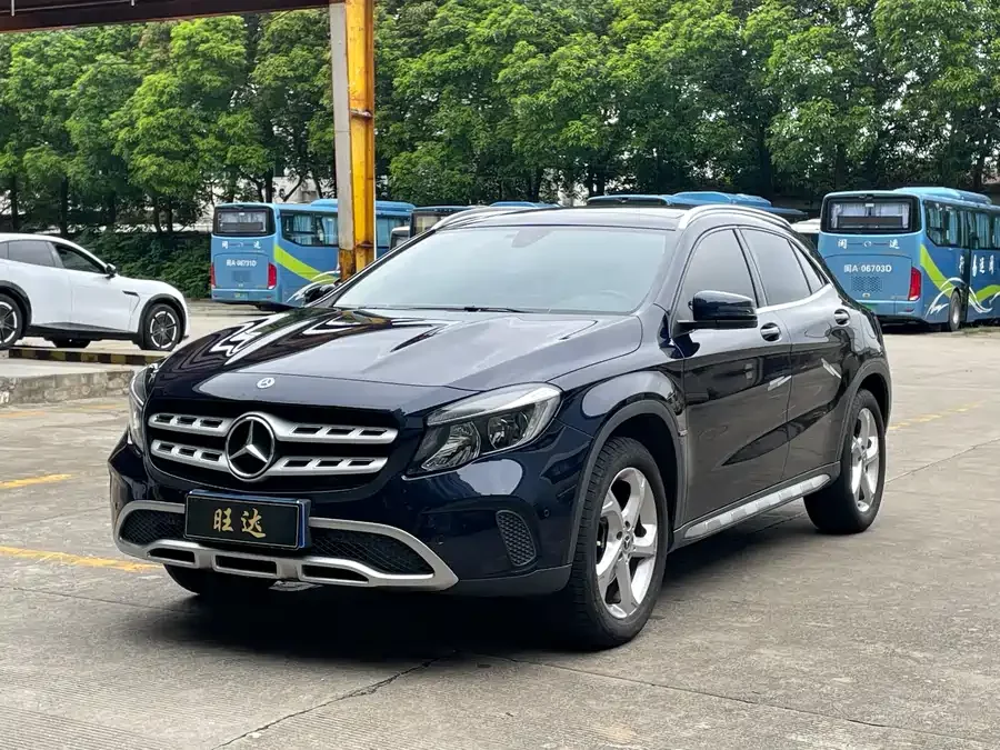 Mercedes Benz GLA
