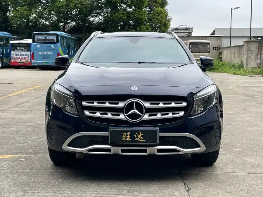 Mercedes Benz GLA