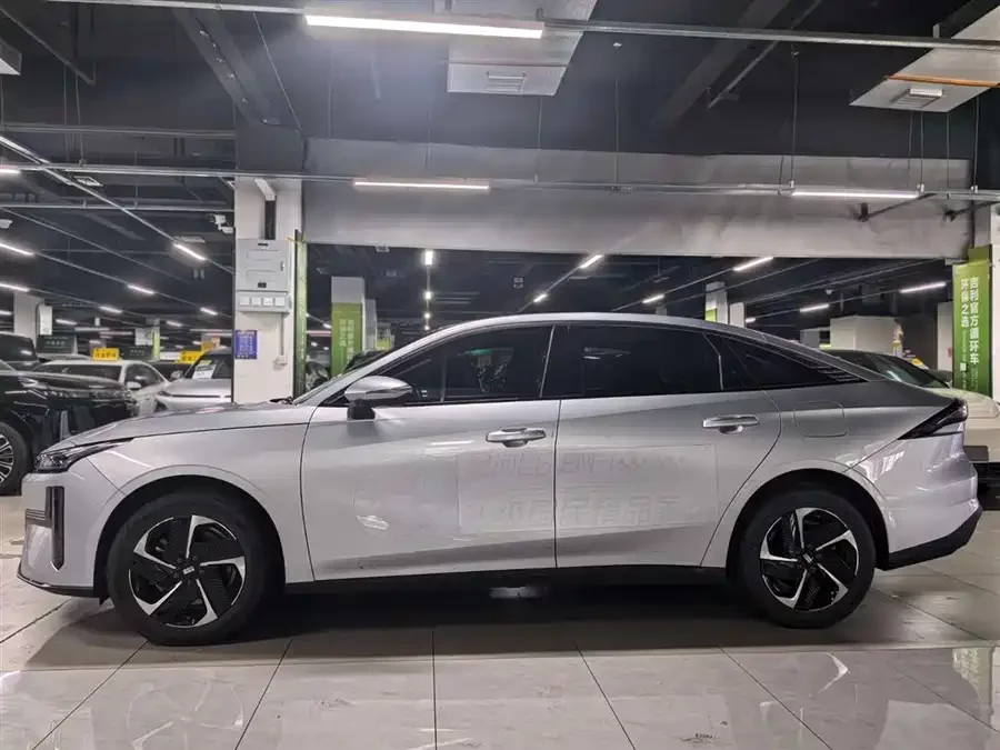 Geely Galaxy L6