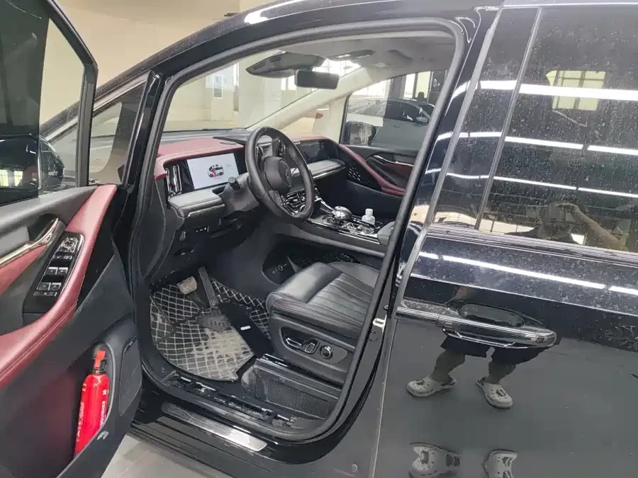 GAC Trumpchi E9