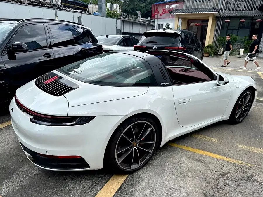 Porsche 911