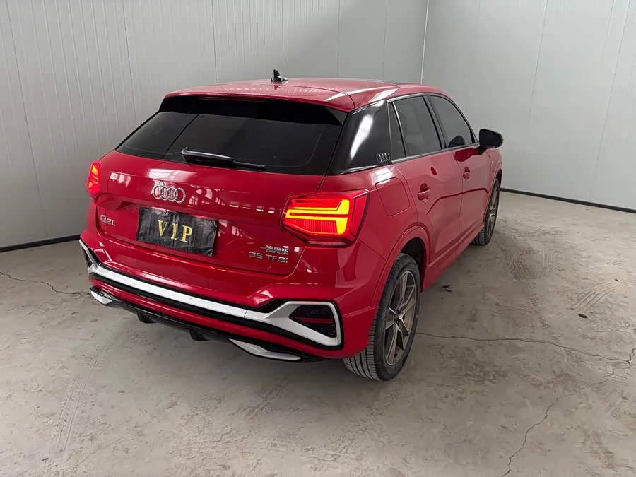 Audi Q2L