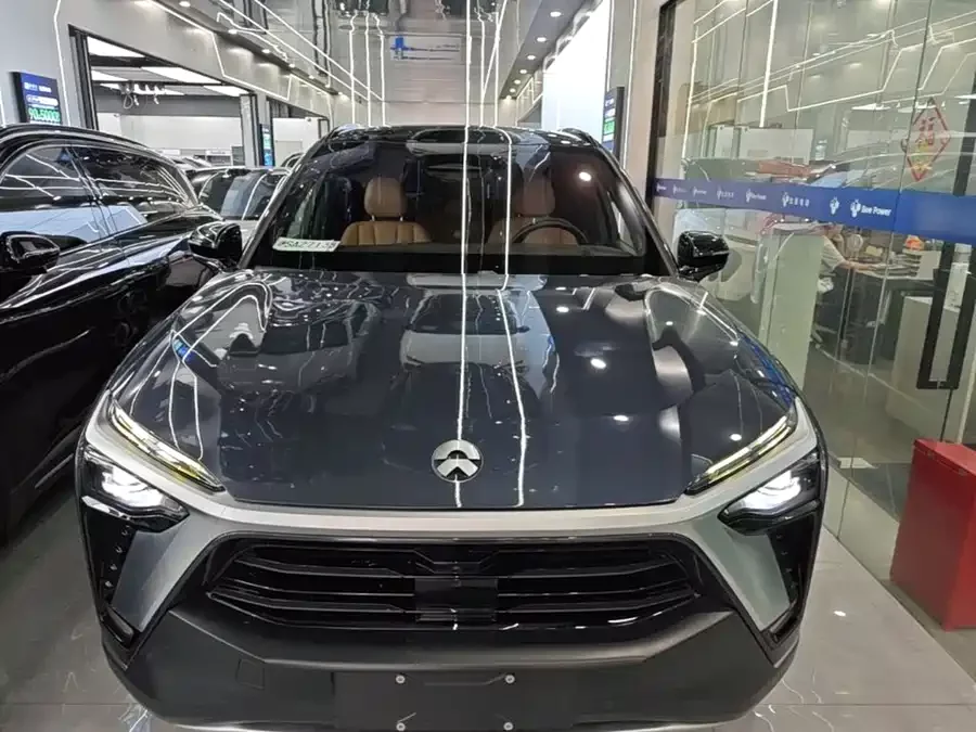 NIO ES8