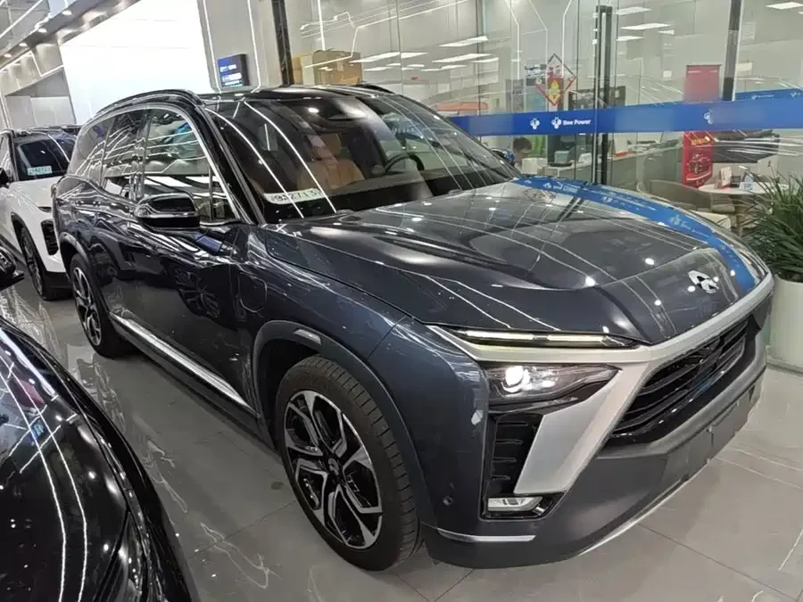 NIO ES8
