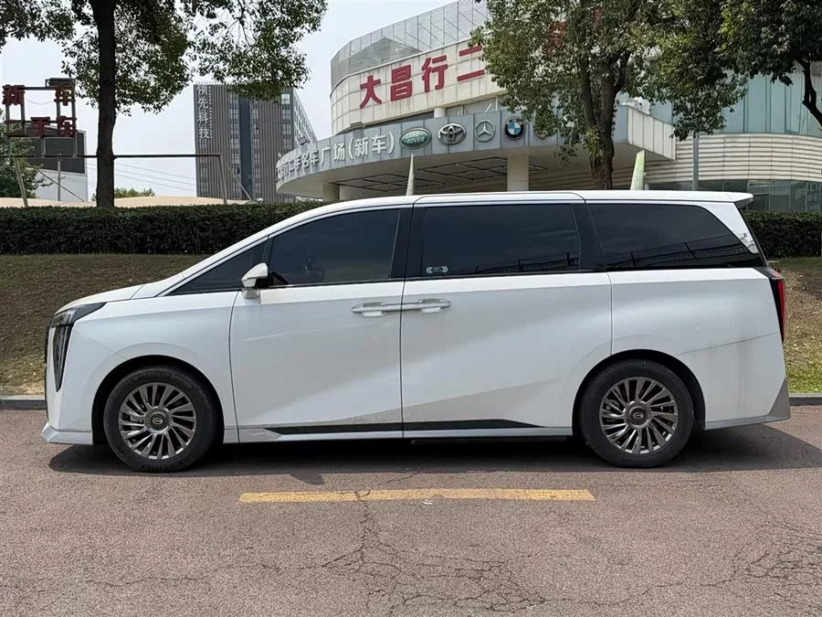 GAC Trumpchi M8