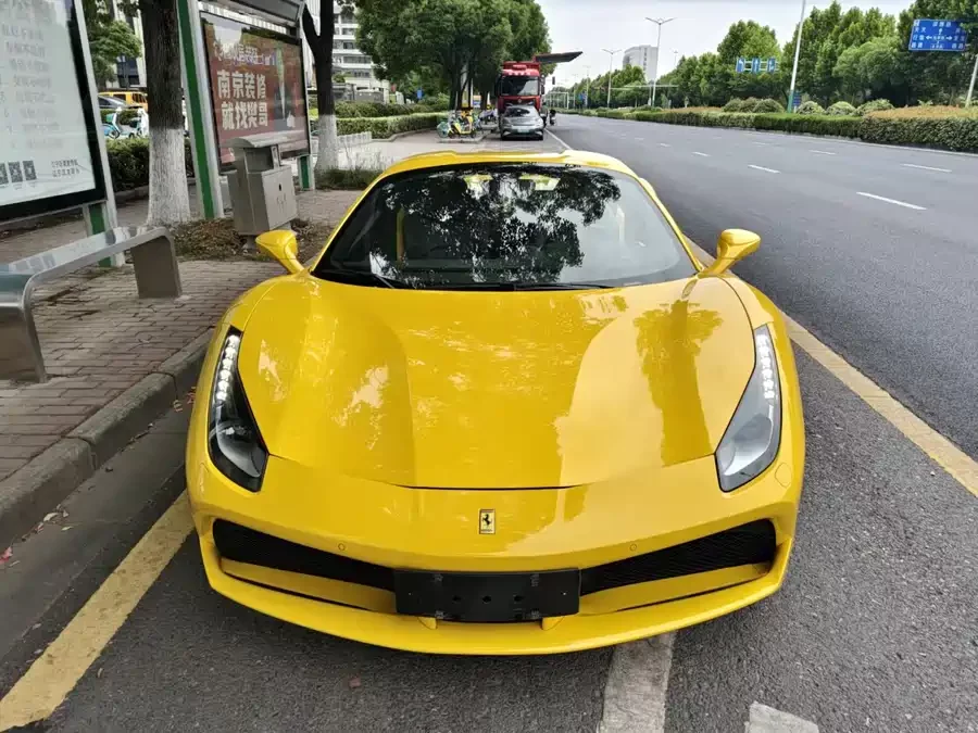 Ferrari 488
