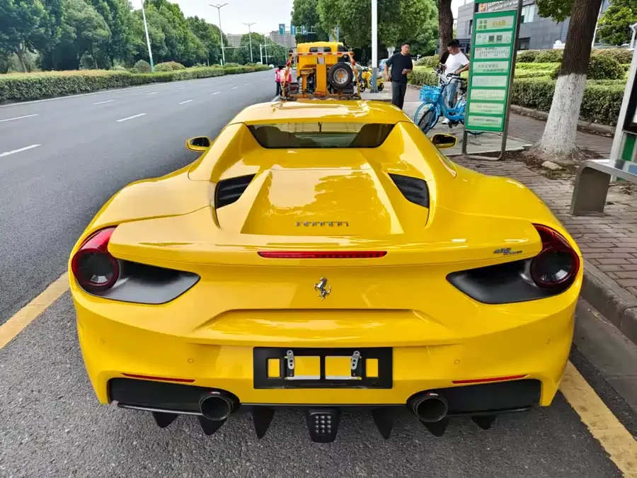 Ferrari 488