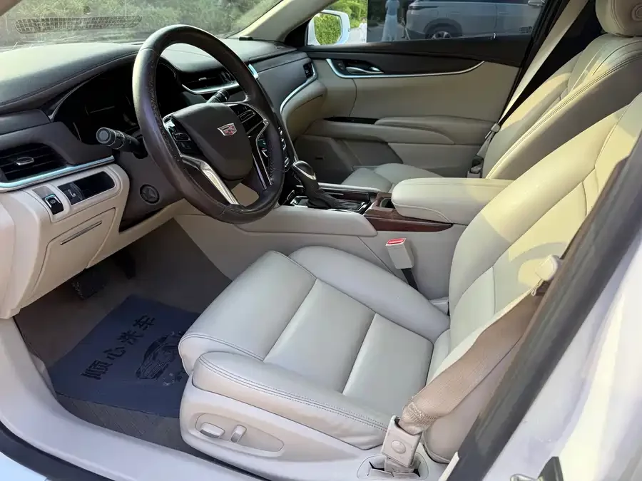 Cadillac XTS