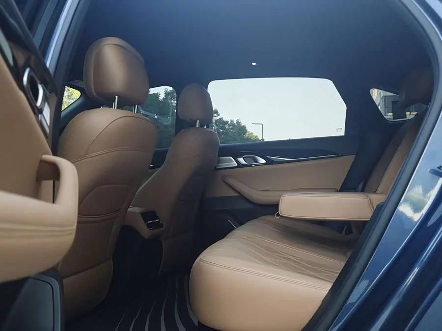 Geely Galaxy A7 EM