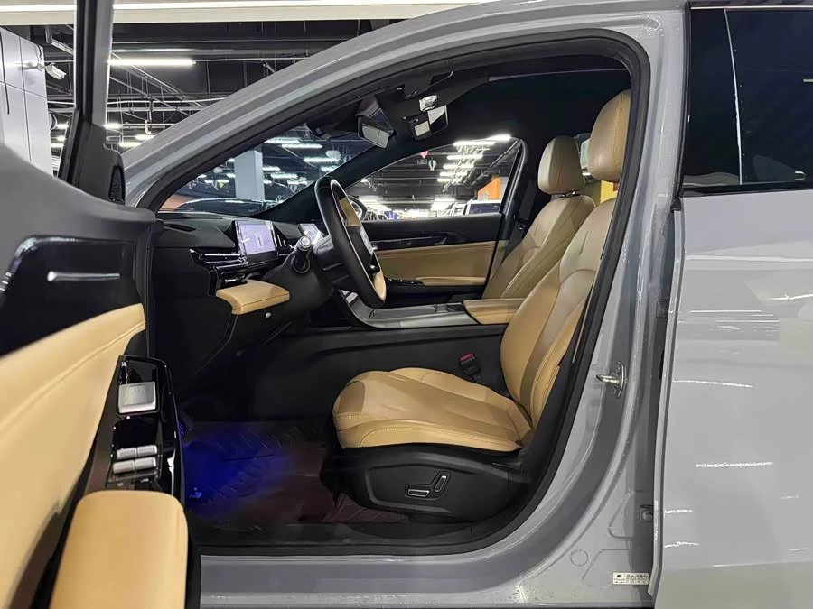 Geely Galaxy L6