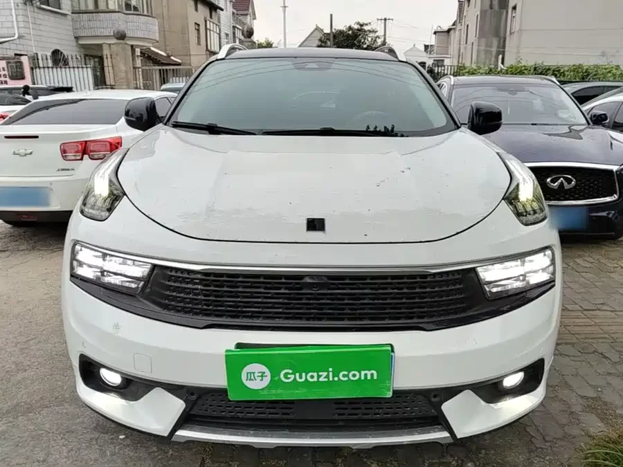 Lynk & Co 01