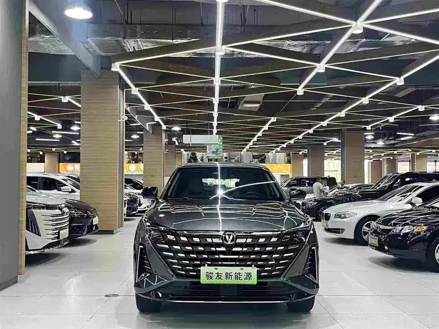 Changan UNI-Z PHEV