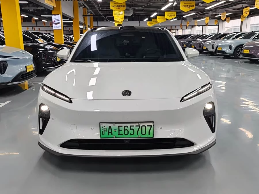 NIO ET5