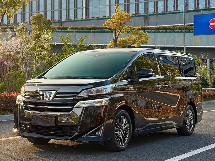 Toyota Crown Vellfire