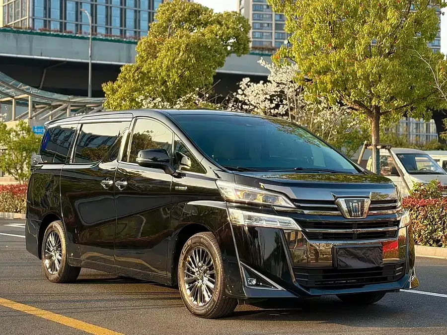 Toyota Crown Vellfire