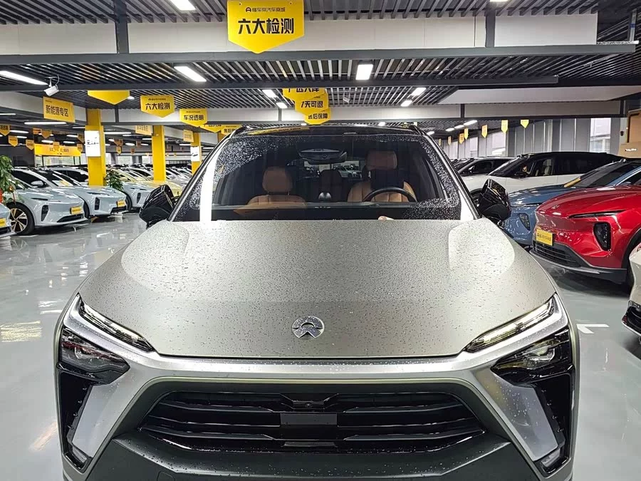 NIO ES8