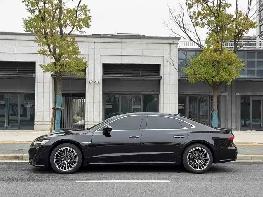 Audi A7L