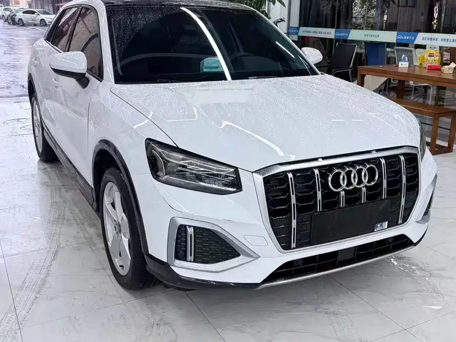 Audi Q2L