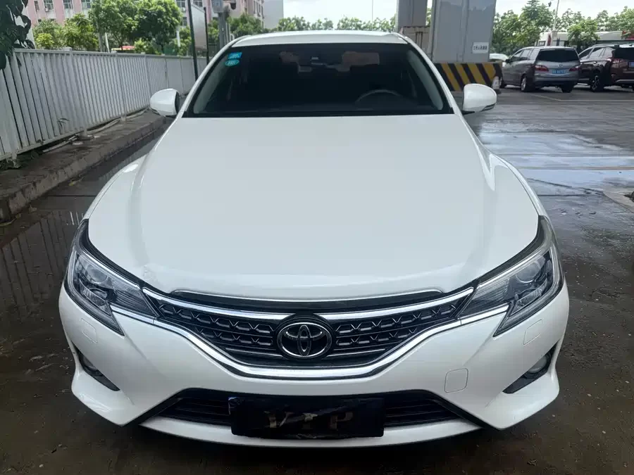 Toyota Reiz