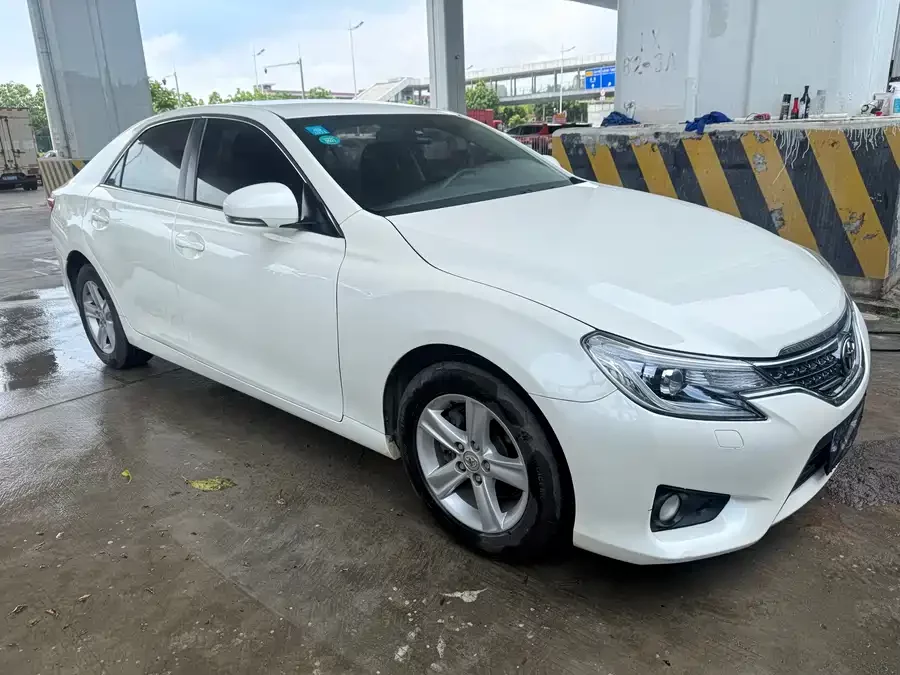 Toyota Reiz