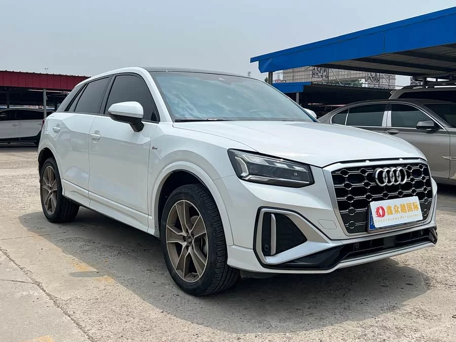 Audi Q2L
