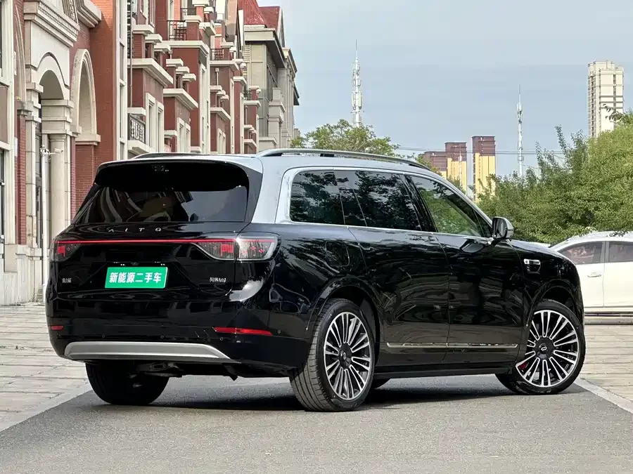 AITO Wenjie M9