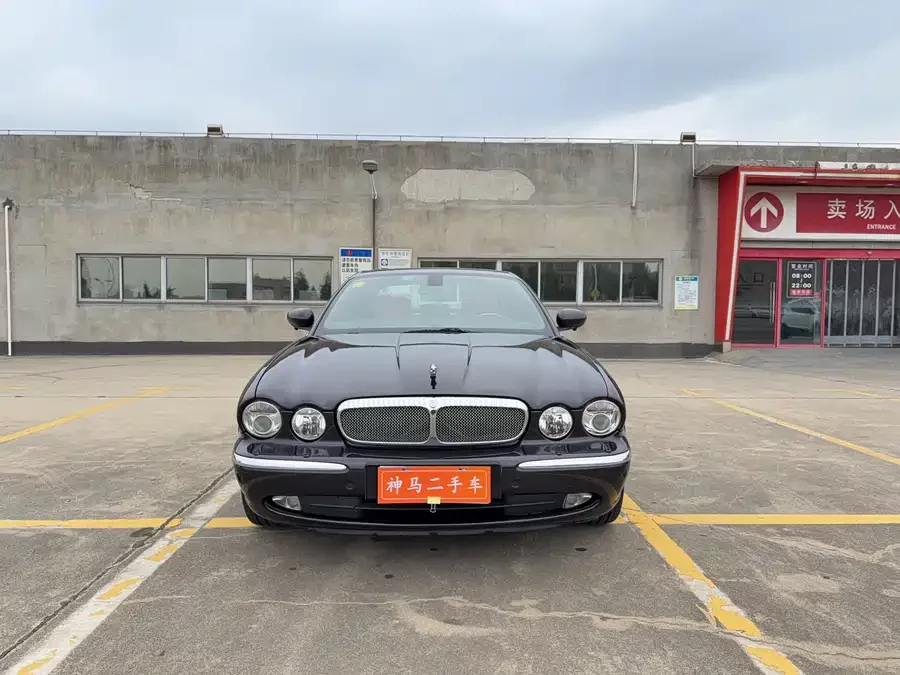 Jaguar XJ
