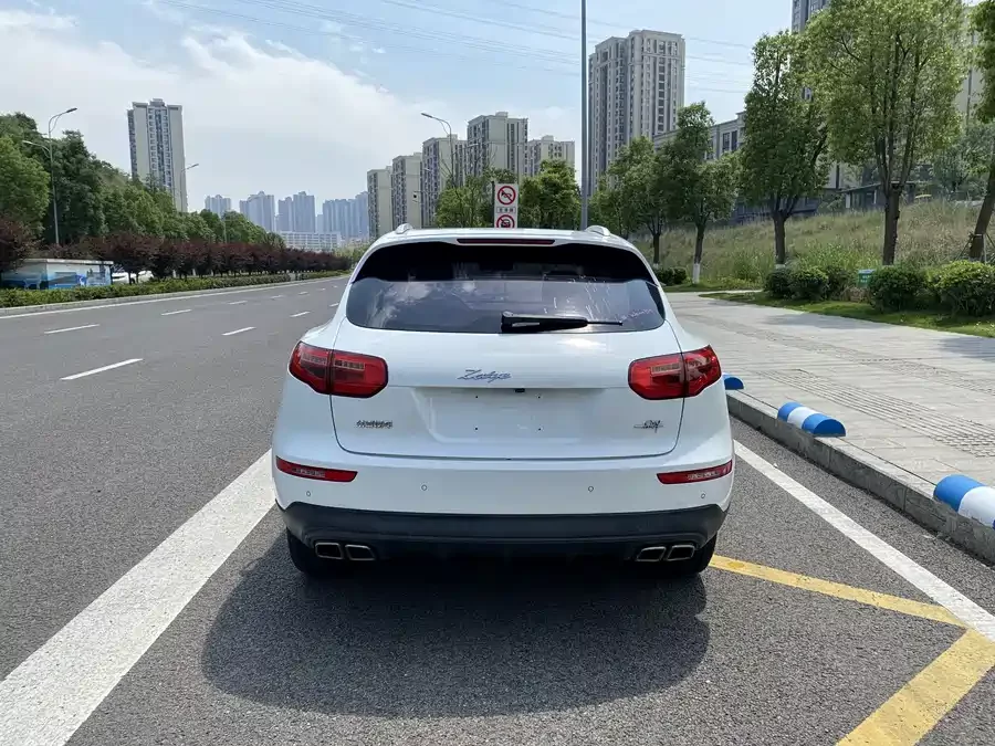 Zotye SR9
